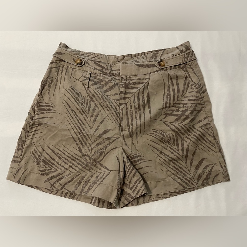NWT White House Black Market 5-Inch High-Rise Palm-Print Shorts Sz 10